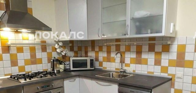 Сдам трехкомнатную квартиру на Смоленский бульвар, 6-8, метро Кропоткинская, г. Москва