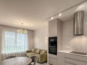 2-х комнатная квартира около метро Молодёжная