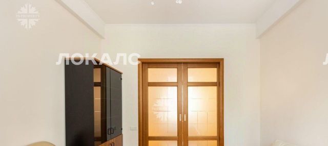 Снять 4к квартиру на Малая Бронная улица, 36, метро Баррикадная, г. Москва