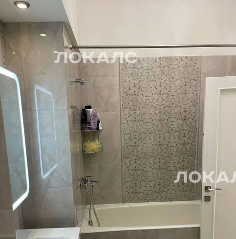 Сдается четырехкомнатная квартира на Садовая-Каретная улица, 20С1, метро Достоевская, г. Москва