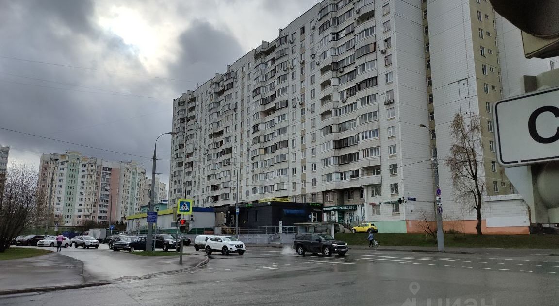 Снять 1-к квартиру 38 кв.м. на улица Адмирала Лазарева, 58, метро Улица ...