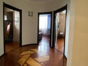 4-комнатная квартира: Новосибирск, улица Державина, 77/1 (75 м²)