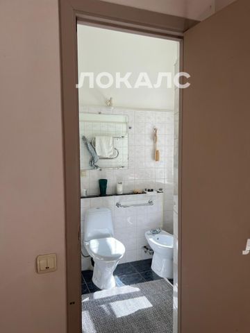 Сдаю комнату на г Москва, 2-й Обыденский пер, д 13, метро Кропоткинская, г. Москва