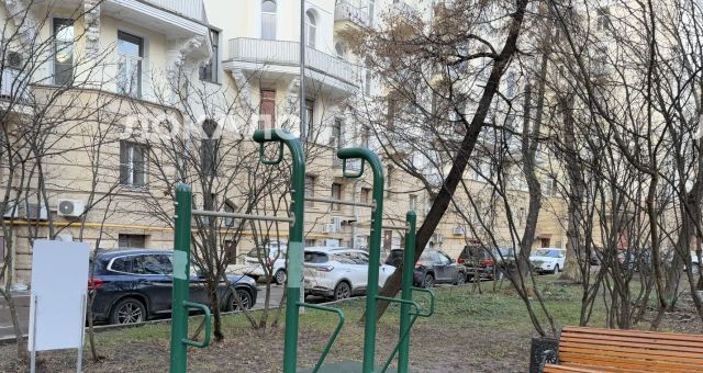 Снять 2-к квартиру на Садовая-Триумфальная улица, 4/10, метро Новослободская, г. Москва