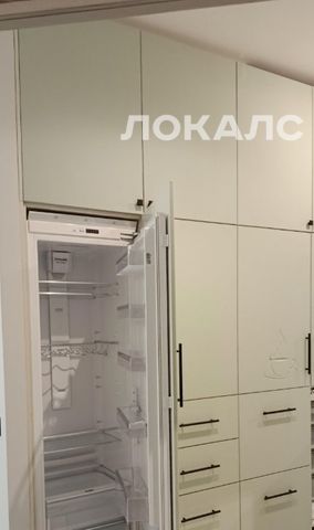 Сдается четырехкомнатная квартира на Мосфильмовская улица, 98к2, г. Москва