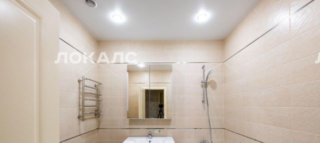 Аренда двухкомнатной квартиры на бульвар Братьев Весниных, 2, метро ЗИЛ, г. Москва