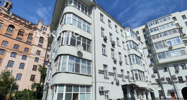 Снять 3-комнатную квартиру на Милютинский переулок, 3, метро Кузнецкий Мост, г. Москва