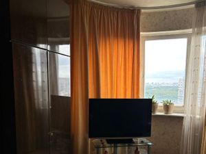 1 комнатная квартира около метро Лухмановская