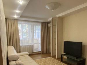 3-х комнатная квартира на метро Пролетарская