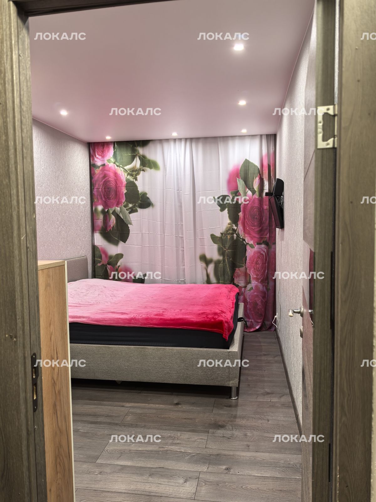 Снять трехкомнатную квартиру на г Москва, пр-кт Маршала Жукова, д 25 к 1, метро Хорошёво, г. Москва