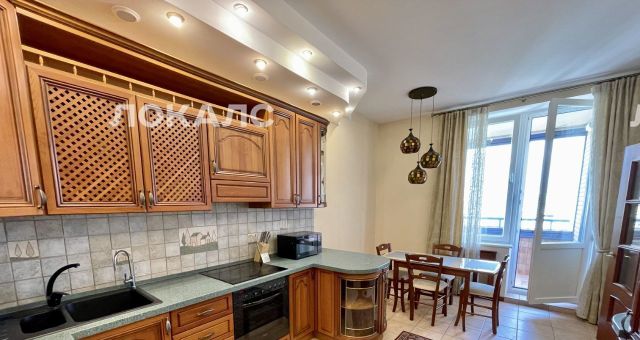 Сдам 3к квартиру на Ленинский проспект, 106К1, метро Проспект Вернадского, г. Москва