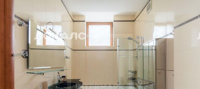 Сдается 4-к квартира на Староконюшенный переулок, 36С2, метро Арбатская (Арбатско-Покровская линия), г. Москва
