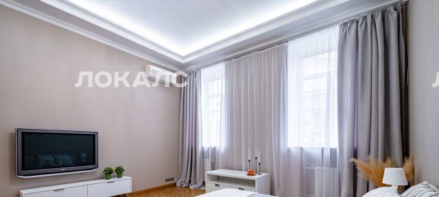 Аренда 3-комнатной квартиры на Хлебный переулок, 2/3С1, метро Тверская, г. Москва