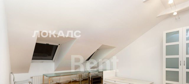 Сдаю 4-к квартиру на Никитский бульвар, 15/16, метро Боровицкая, г. Москва