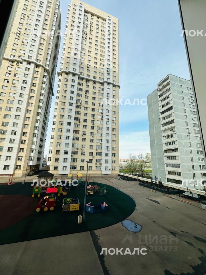 Снять трехкомнатную квартиру на Дубнинская улица, 40АК4, метро Селигерская, г. Москва