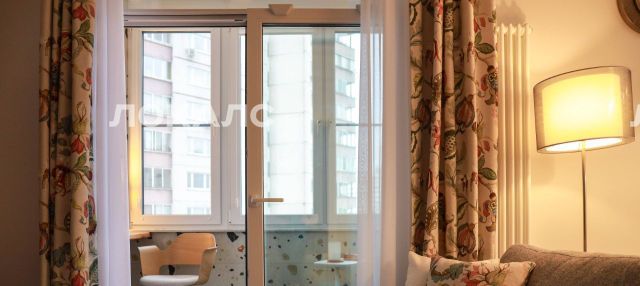 Снять трехкомнатную квартиру на Никулинская улица, 8к3, метро Озёрная, г. Москва