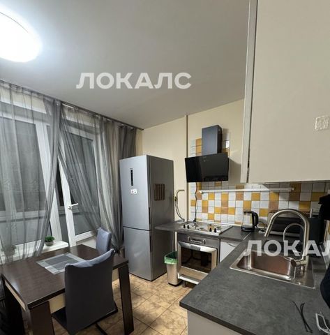 Снять трехкомнатную квартиру на Смоленский бульвар, 6-8, метро Киевская, г. Москва