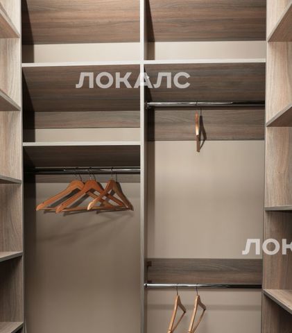 Сдам трехкомнатную квартиру на улица Паршина, 10, метро Щукинская, г. Москва