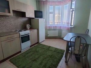 2-х комнатная квартира Защитников Москвы